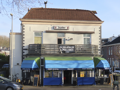 851508 Gezicht op de voorgevel van restaurant-café PROOST! (Bollenhofsestraat 2) te Utrecht. De zaak is gesloten ...